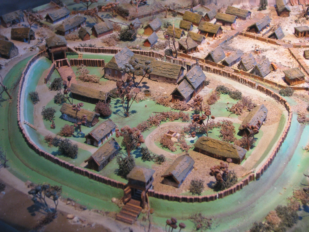 Königsburg in Duisburg um 883 (Modell) (Quelle: Kultur- und Stadthistorisches Museum Duisburg)
